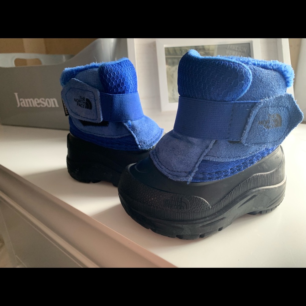 the northface snow boots